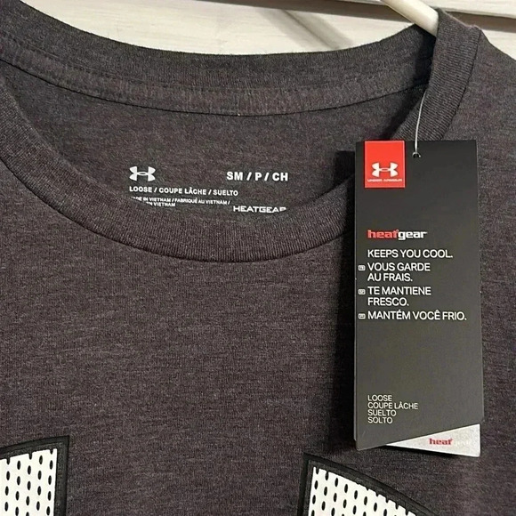 SALE NWT UA under armour men short sleeve tshirt gray graphic size small - Picture 2 of 4